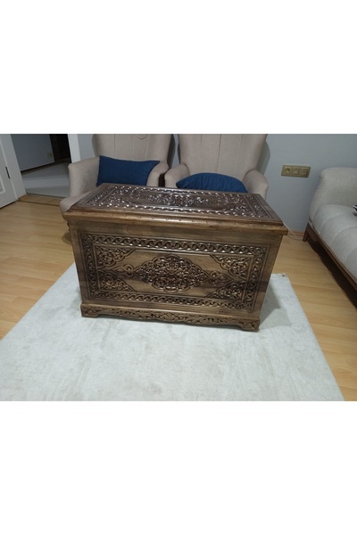 Demir el oymalı çeyiz sandığı  dört köşe el oyması ahşap sandık kilitli çeyiz sandığı