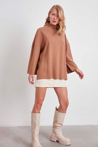 Vitrin Πλεκτή oversize μπλούζα με χαμηλό μανίκι γιακά και πλαϊνά σκισίματα