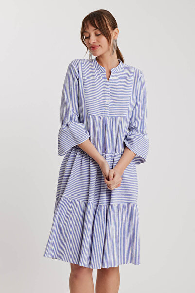 Vitrin Φόρεμα με κουμπιά με βολάν με γιακά και μανίκια