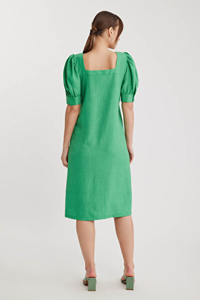 Vitrin Φόρεμα με κοντό μανίκι με τετράγωνο γιακά με κουμπιά μπροστά