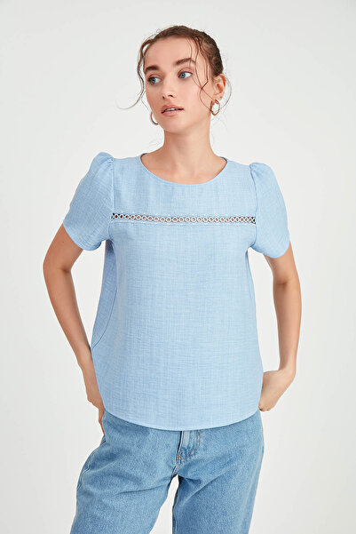 Vitrin Laced Short Sleeve Blouse