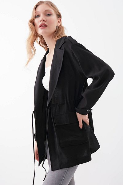 Vitrin Jacke mit zwei Taschen und gerafftem Kragen an der Taille