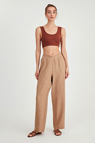 Vitrin Beli Çapraz Lastik Detaylı Pantolon