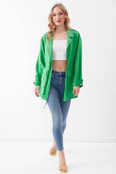 Vitrin Jacke mit zwei Taschen und gerafftem Kragen an der Taille