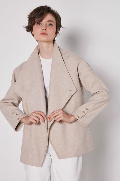 Vitrin Jacke mit asymmetrischem Schnitt und Taschennähten