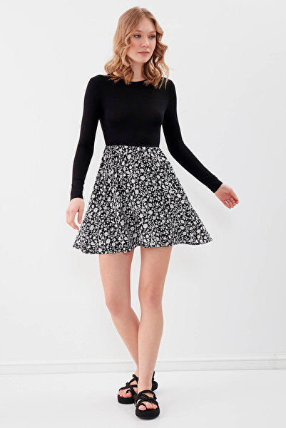 Vitrin Eteği Desenli Mini Elbise