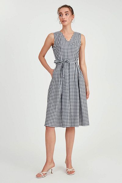 Vitrin Rochie cu model Gingham - Detaliu brâu în talie