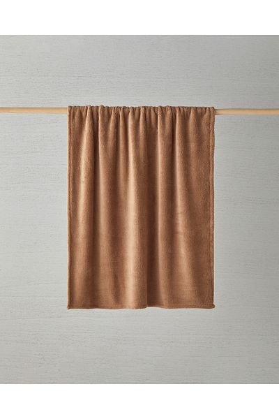 English Home Beige Colored Wellsoft Cozy Tv Blanket