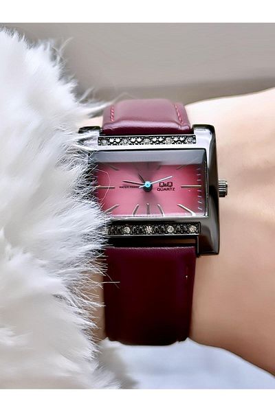 Q&Q Vintage Women's Leather Cord Wristwatch