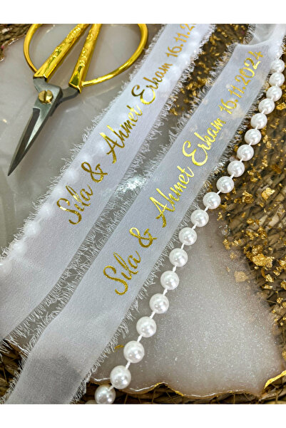 imzatasarım Dökülmeyen İncili İsimli Söz ve Nişan Kurdelesi Beyaz İpek Kurdel...