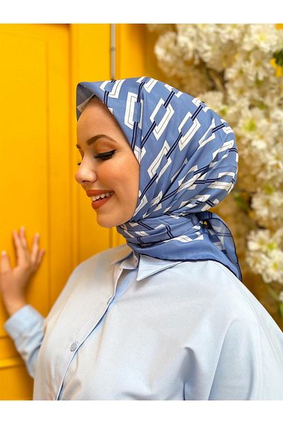 Armine 08 Life 6062 Model Scarf