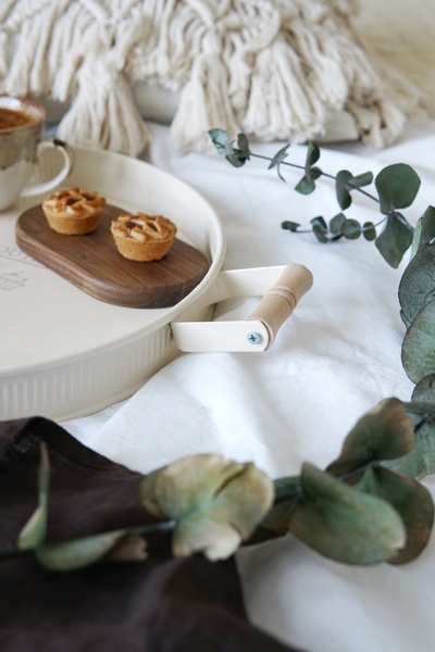 EVLE Round Tray with Wooden Handle 29 cm