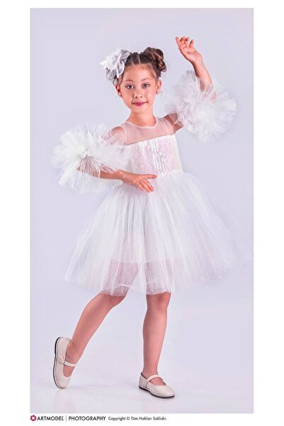 Perinin dolabı Girl's Dress with pom pom sleeves