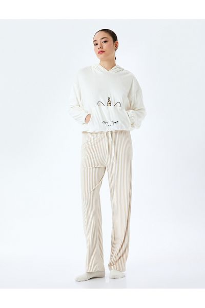 Koton Einhorn-Stickerei, detailliertes, langärmliges Fleece-Pyjama-Oberteil mit Kapuze und Taschen