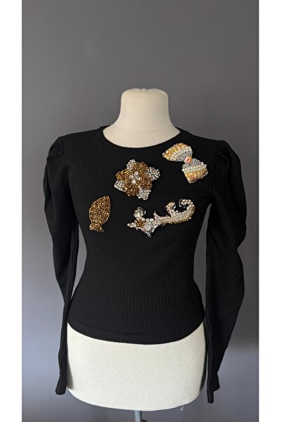 Kübra Tekin Boncuk İşlemeli Siyah Bluz