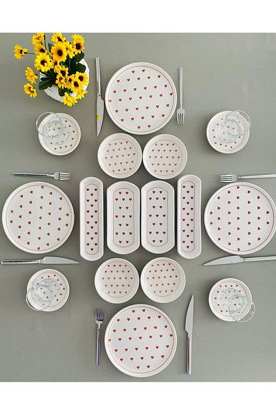 QUEEN Love 4-Person 16 Piece Red Heart Model Breakfast Set