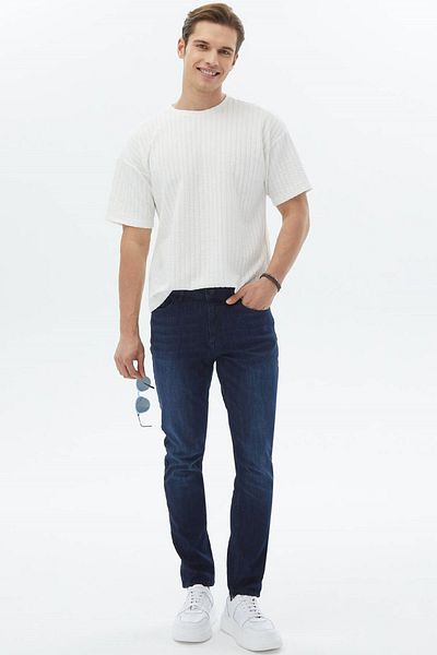 Kip Weißes Jacquard-T-Shirt aus Baumwollmischung mit Rundhalsausschnitt