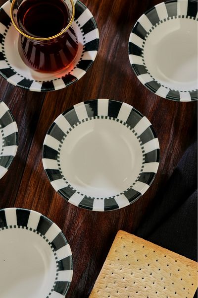 Cooker 6 Patterned Porcelain Tea Plates