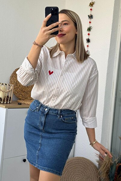 Mivida Kalp Nakışlı Oversize Bej Çizgili Beyaz Gömlek