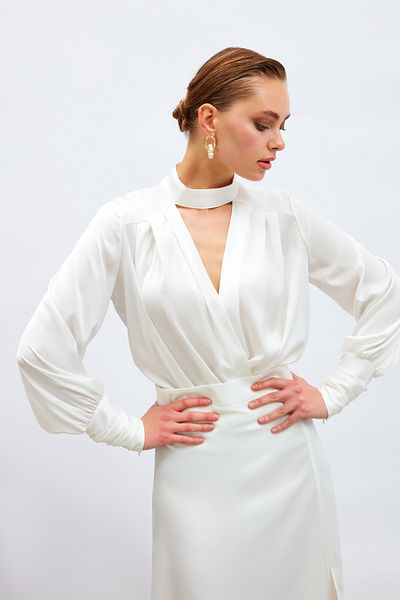 Sateen Драпирана детайлна блуза боди - екрю