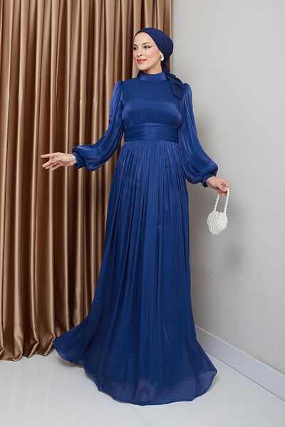 Olcay Detailliertes Yoryo-Abendkleid aus Seide mit Hijab und Gürtel an der Taille K. INDIGO 1225