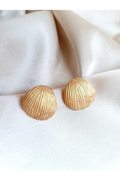 La fee aksesuar Gold Colored Steel Earrings - Needle and Oyster Handmade Poly...