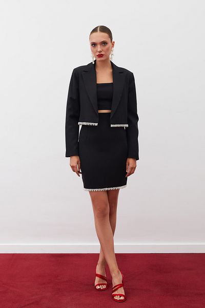 Sateen سترة سوداء قصيرة - مع إكسسوارات