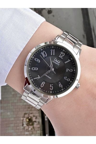 Q&Q Women's Metal Band Wristwatch
