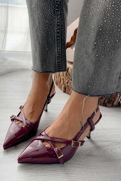 DUXAL SHOES كعب نسائي من الجلد اللامع ذو شريطين باللون العنابي