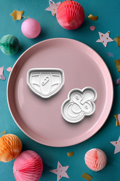 Kirpilab مجموعة حفاضات أطفال مع لهاية وإبرة مكونة من قطعتين من قوالب الكوكيز ...