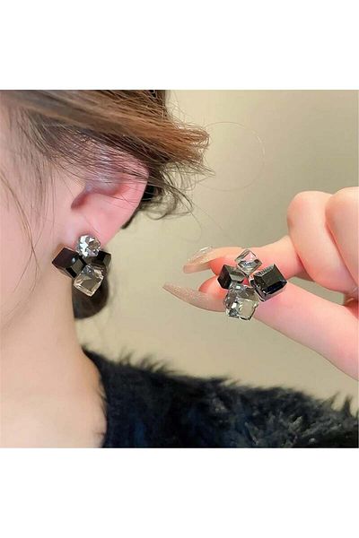 Pelin Aksesuar Black Smoked Crystal Cubes - Elegant Earrings