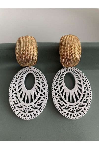 Pelin Aksesuar White Oval Wooden Design Earrings