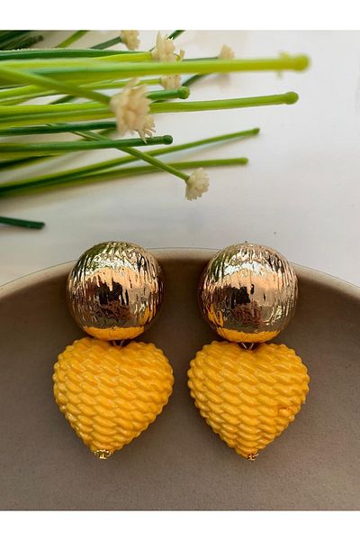 Pelin Aksesuar Yellow Straw Braided Heart Earrings
