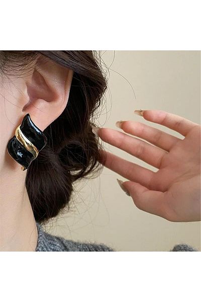 Pelin Aksesuar Black Gold Curved Vintage Earrings