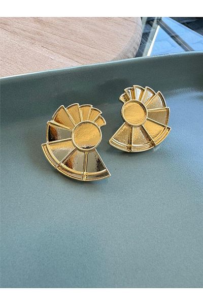 Pelin Aksesuar Gold Mussel Shaped Earrings