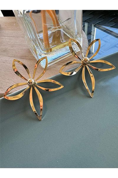 Pelin Aksesuar Gold Large Thin Flower Earrings