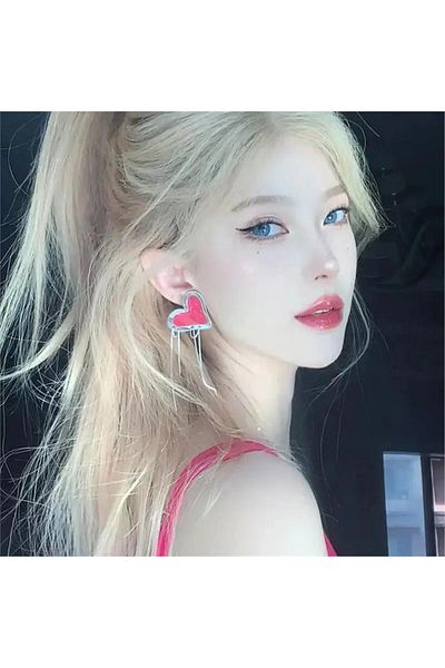 Pelin Aksesuar أقراط متدلية على شكل قلب أحمر غير متماثل
