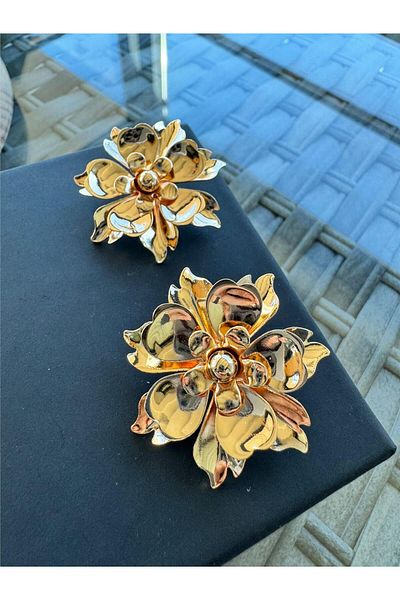 Pelin Aksesuar Gold Layered Flower Patterned Earrings