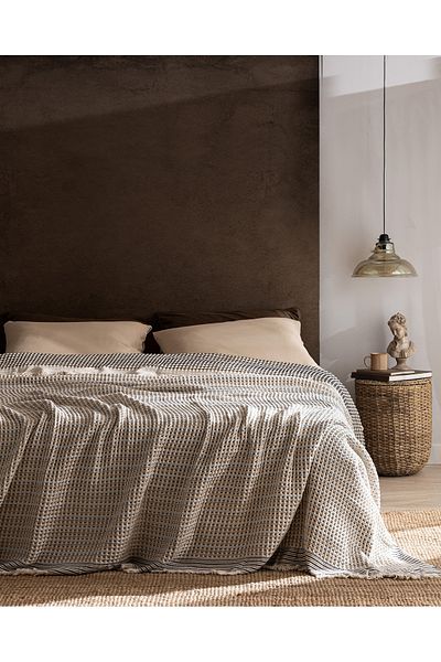 Madame Coco Bresdon Single 100% Cotton Bedspread - Beige/Blue