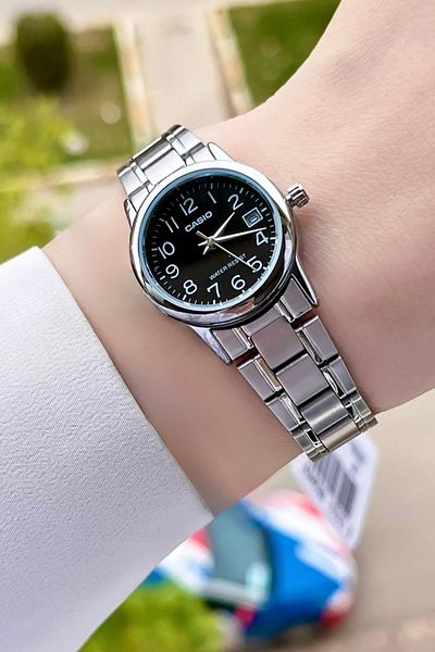 Casio Women's Wristwatch with Black Cord and Silver Color Calendar