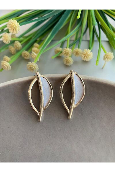 Pelin Aksesuar Cream Leaf Earrings