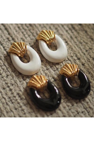Pelin Aksesuar Large Oval Black Enamel Gold Mussel Earrings