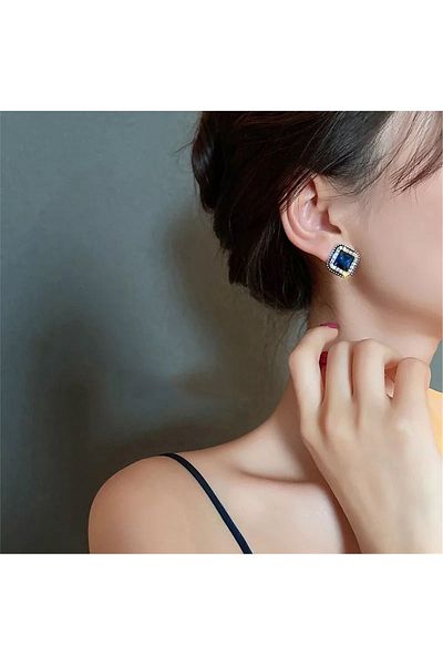 Pelin Aksesuar Dark Blue Crystal Square Earrings