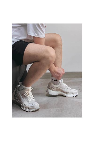 Nike Zoom Vomero 5 Beige Men's Sneakers - Sportie