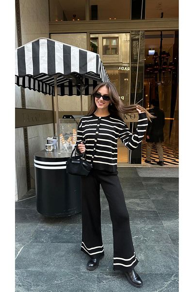 Askı Nişantaşı Black Gold Button Detailed Striped Knitwear Cardigan Trousers Set