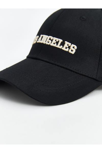 LC Waikiki Dámská čepice s výšivkou textu