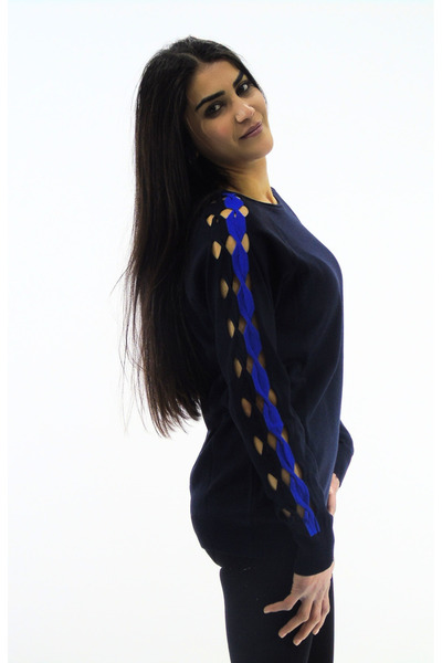 Tuğra Двоколірний трикотажний светр з деталями на рукавах