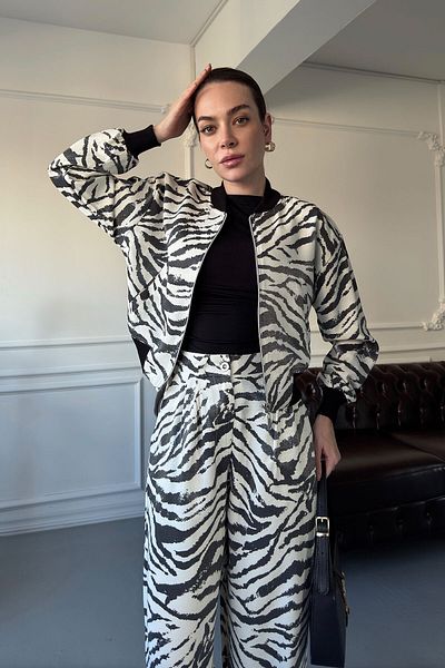MAGARDE Ekru Premium Zebra Print Jacket