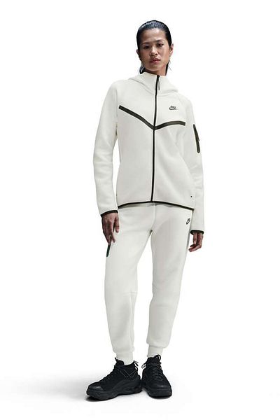 Nike W Nsw Tch Flc Wr Fz Hdy 2 - Fotografická sada s vysokým rozlišením
