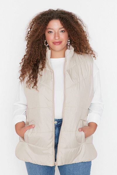 Trendyol Curve Saisonale Pufferweste mit Stehkragentaschen und Reißverschluss - Regular Fit TBBAW23BH00000